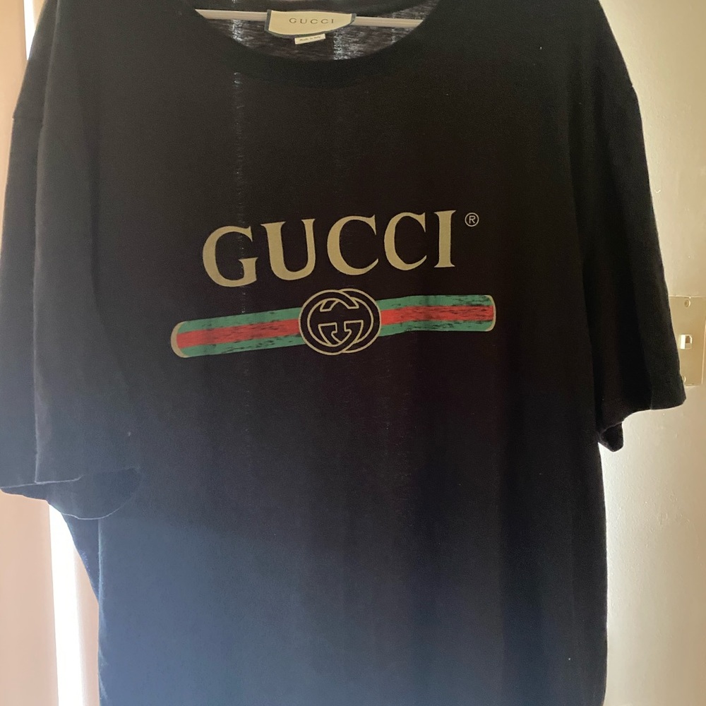 Men’s Gucci shirt